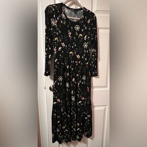 Saint + Sofia Elegant Black Floral Long Sleeve Maxi Dress
